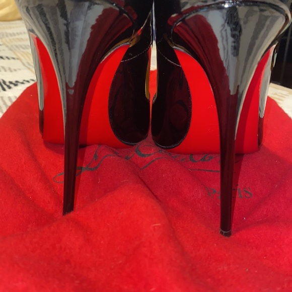 Christian Louboutin- So Kate Patent Pointed-Toe Red Sole Pump size 39 - Picture 4 of 7
